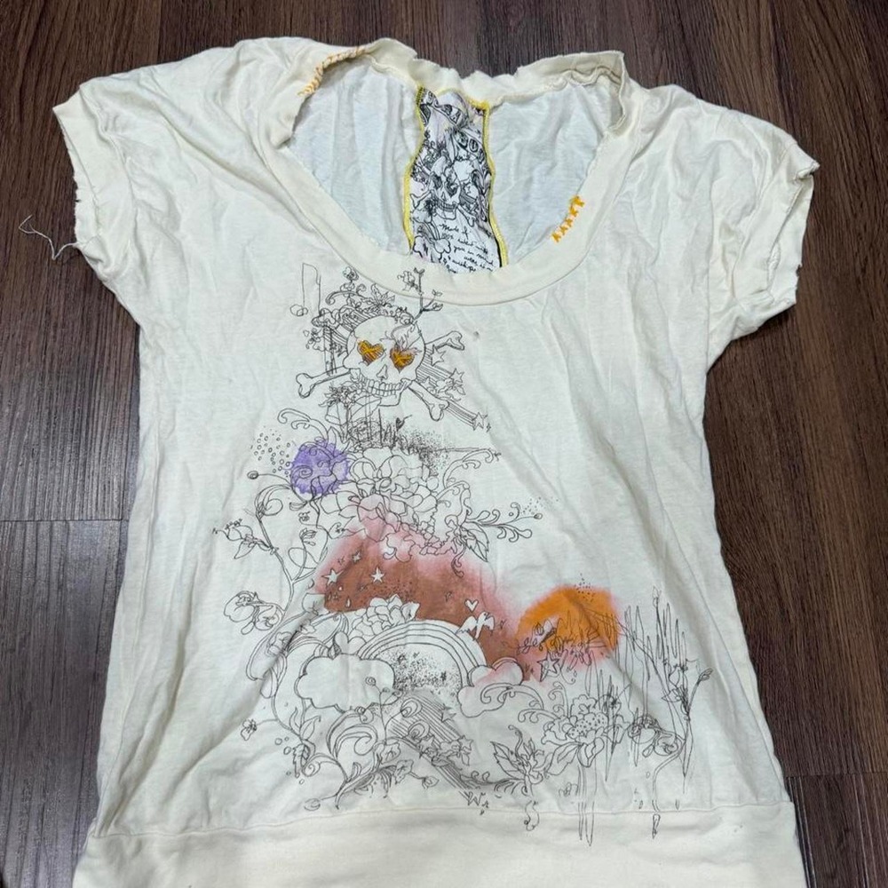 Y2K white & cream graphic tee